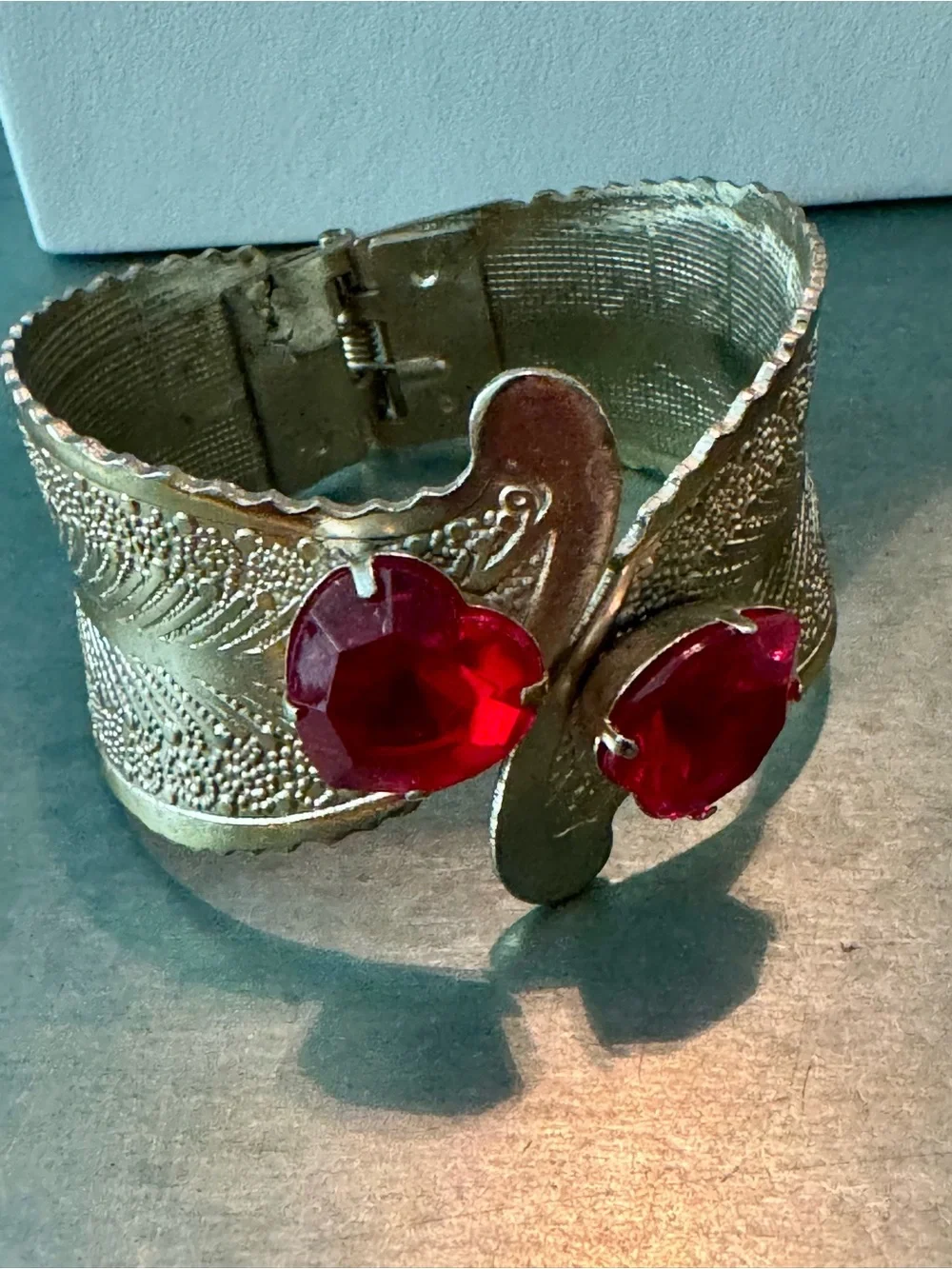 Vintage Gold-Tone Mesh Cuff Bracelet with Red Crystal Heart Stones